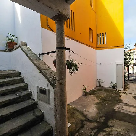 Yard - Checkinhome Lejlighed *