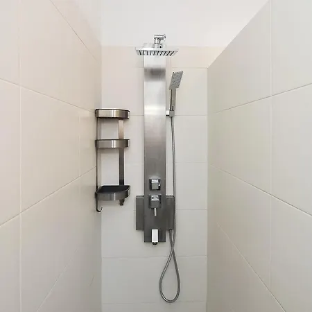 Yard - Checkinhome Lejlighed Oeiras