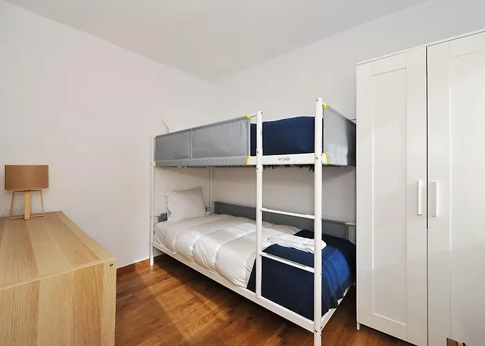 דירה Yard - Checkinhome אוייראס